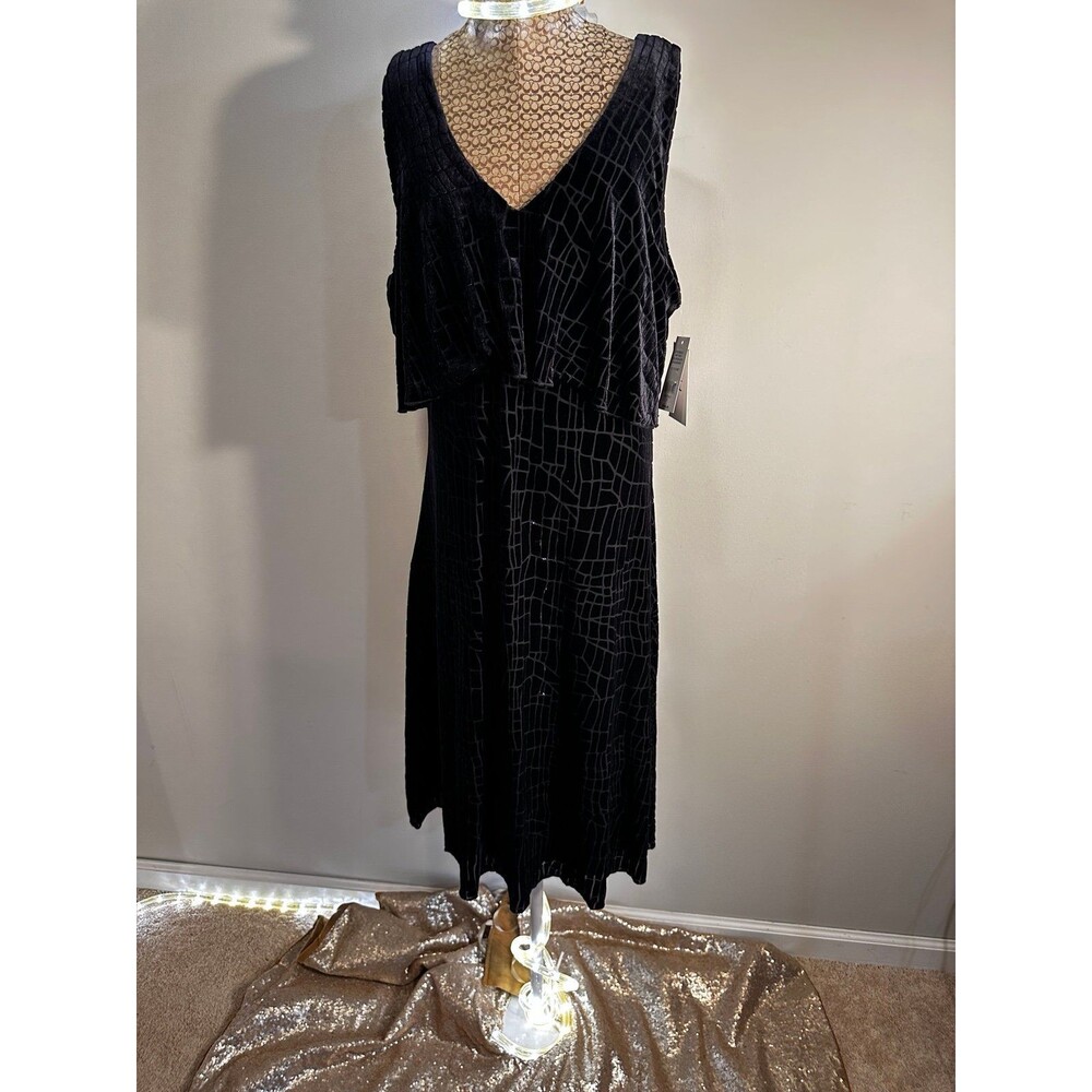 Halston Black Velvet Textured V-Neck Zip Back Midi Sleeveless NWT Dress 8